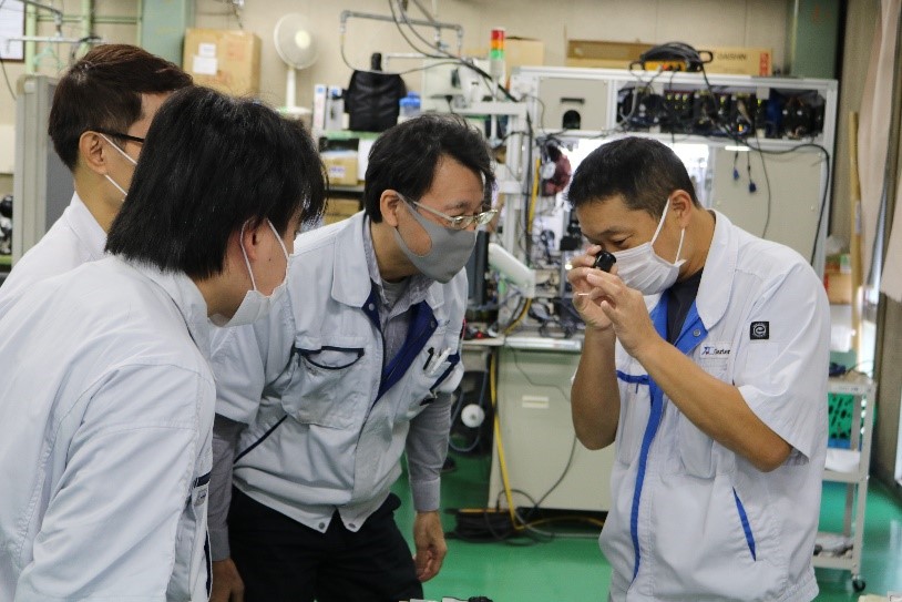 ワイエイシイガーター 株式会社